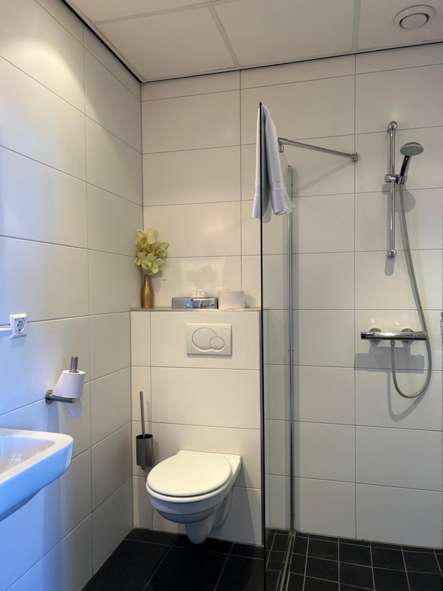Het Wapen Van Rhoon Ngoại thất bức ảnh